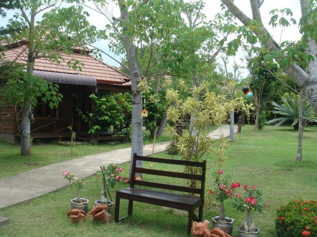 Indie House @ Maerim Chiang Mai Exteriör bild
