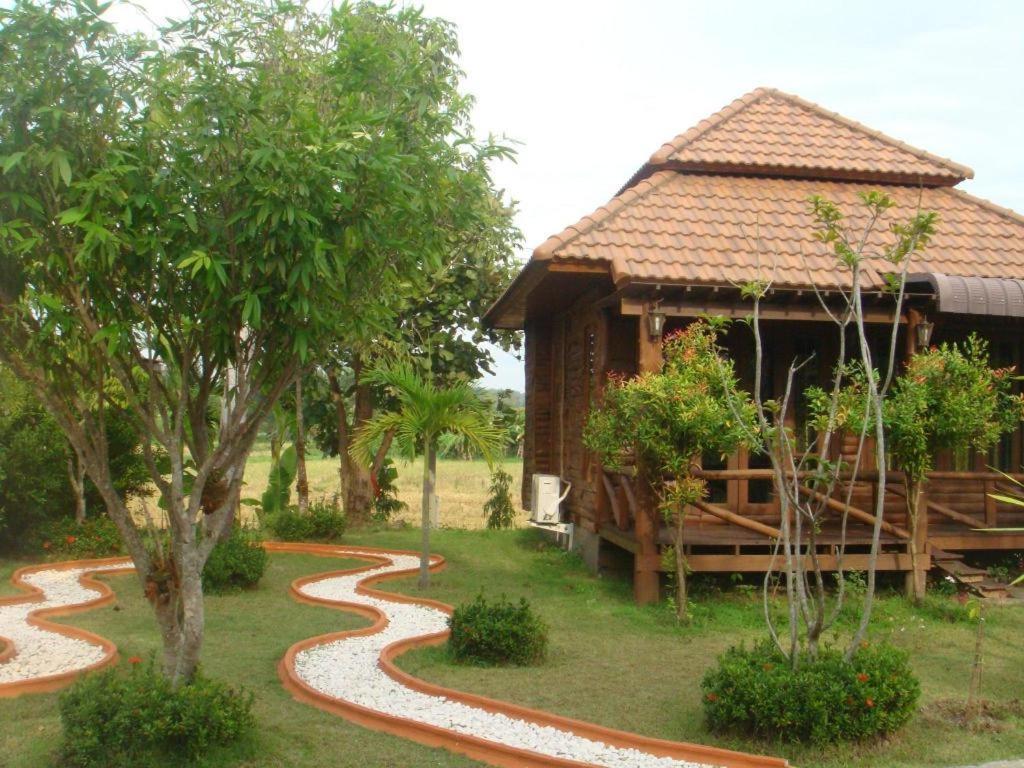 Indie House @ Maerim Chiang Mai Exteriör bild